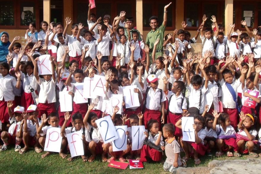 Děti v základní škole Ngolang