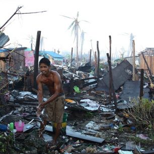 Těsně po řádění tajfunu, Filipíny
