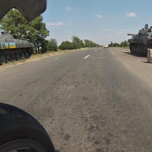 Cestou můžete potkat i tanky, Ukrajina
