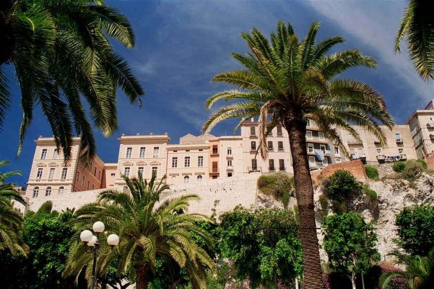 Cagliari-hradby s východní části citadely Bastione di Saint Remy
