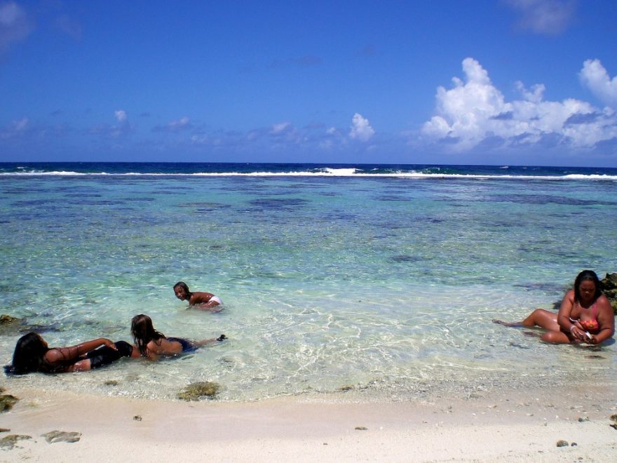 Život Polynésanů se z velké části odehrává na plážích