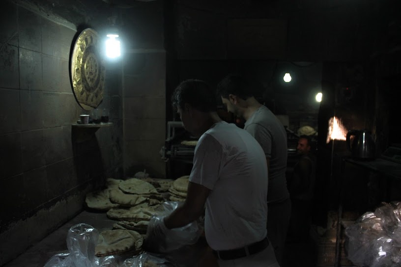 Pekárna v Aleppu peče chleba pro nejohroženější obyvatele. 