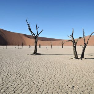 Sossusvlei v poušti Namib