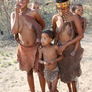 ženy z lidu z buše, křováků