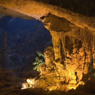 Hang Sung Sot, Vietnam