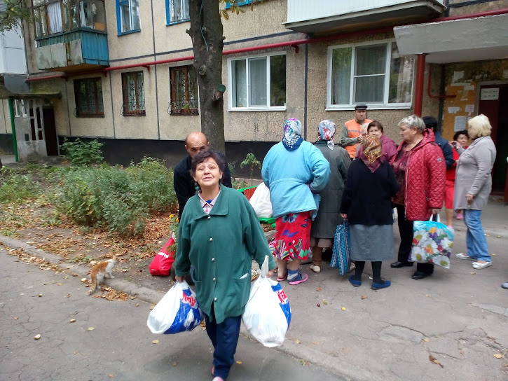 Člověk v tísni pomáhá nejohroženějším lidem spolu se sítí místních dobrovolníků.