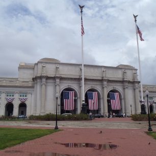 Union Station (hlavní vlakové a autobusové nádraží)