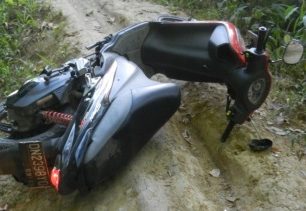 Malá nehoda (odneslo to jenom zrcátko)