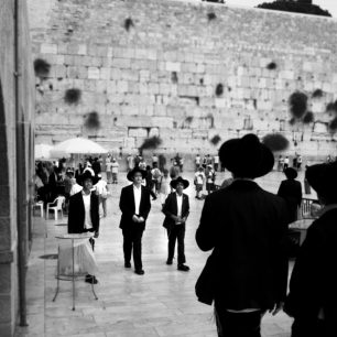 Zeď nářků je nejposvátnějším místem judaismu.