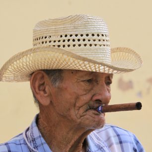 Kdo nekouří doutník, není pravý Kubánec