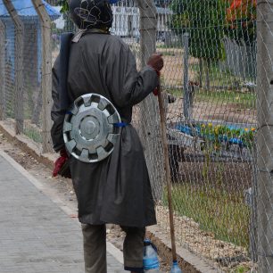 Z Tanzanie, během procházky po Dar es Salaam … kdy nás jednotlivé kousky oděvu tak zaujaly, že jsme si ho všichni fotili