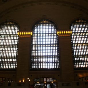 Interiér Grand Central Terminal působí majestátním a ozdobným dojmem.
