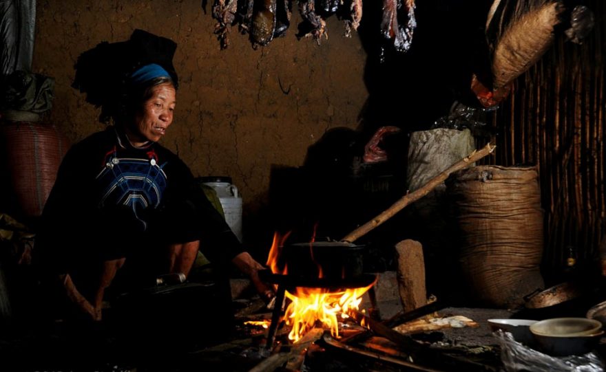 V kuchyni etnika Hani.