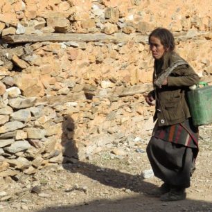 Voda v Shey se nosí z pramene