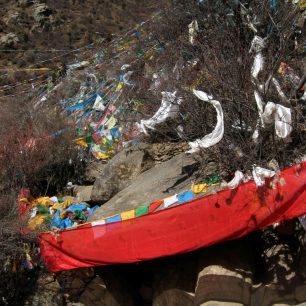 Náš cíl - dosáhli jsme proslulé meditační jeskyně, kde meditoval Guru Rinpočhe