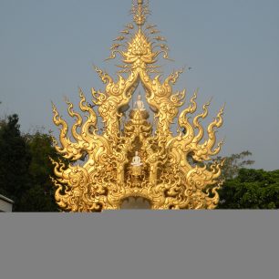 Nejedná se o tradiční buddhistický chrám s tradičními thajskými dekoracemi
