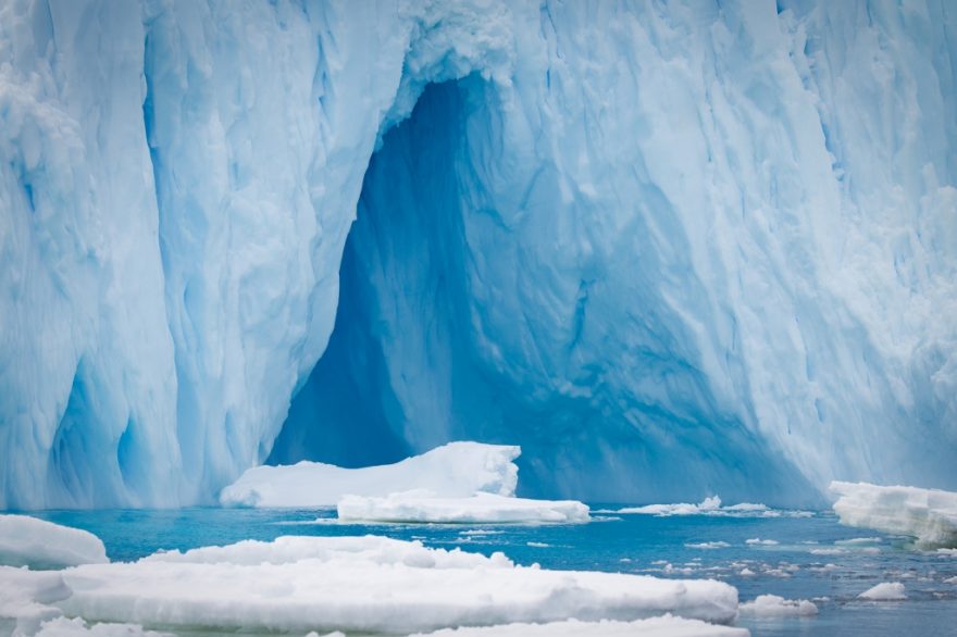 Nádherná modř gigantických ledových stěn je skutečně impozantní