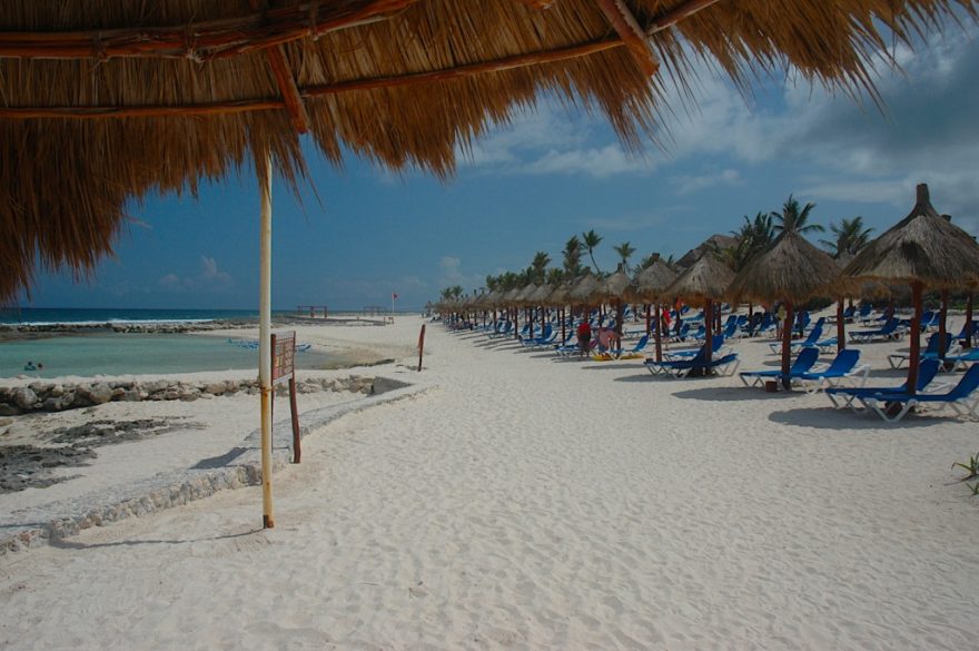 Pláž na ostrově Cozumel