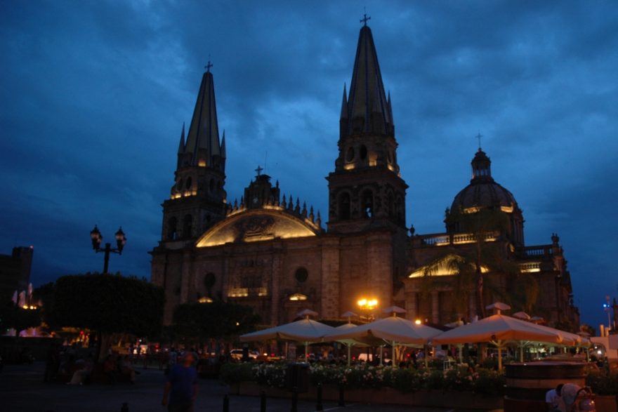 Hlavní katedrála v noci
