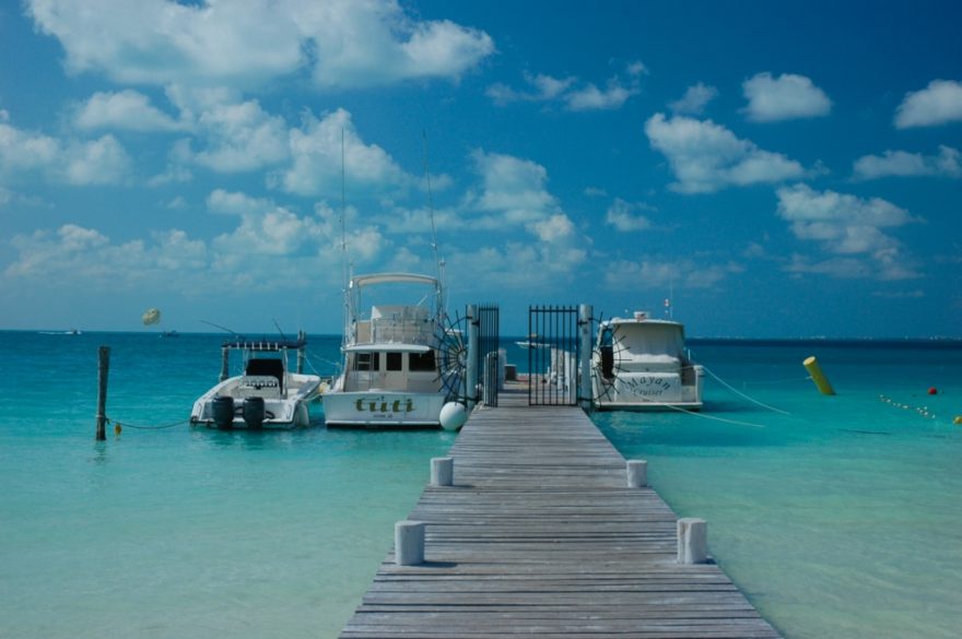 Přístav nedaleko Playa del Carmen