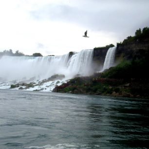Niagarské vodopády a Jeskyně větrů