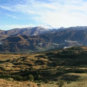 Národní park El Cocuy - ranní pohled do údolí a na hřebeny pohoří Sierra Nevada.