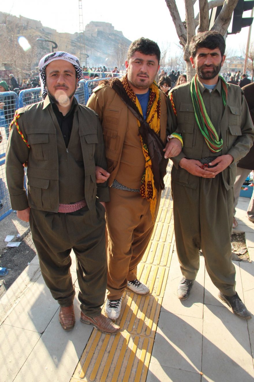 Tradiční kurdský oblek