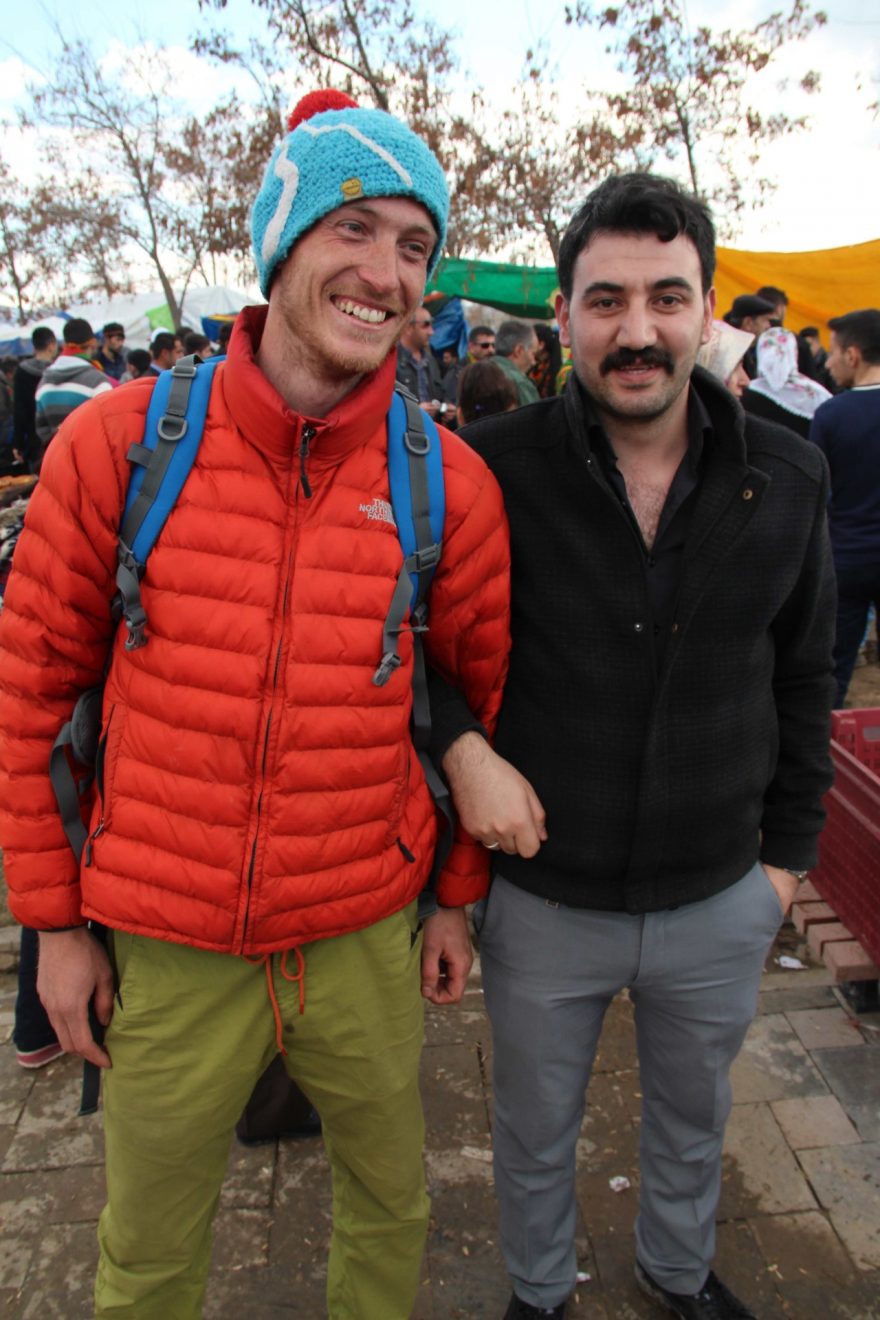 „Vítejte na Newrozu! Můžu se prosím s Vámi vyfotit?“