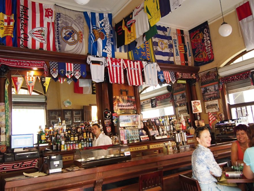 Soukromý sport bar  - možná se za Kubánským majitelem skrývá slavný fotbalista.