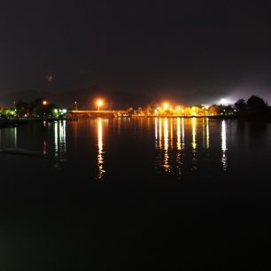 Podvečer nad řekou