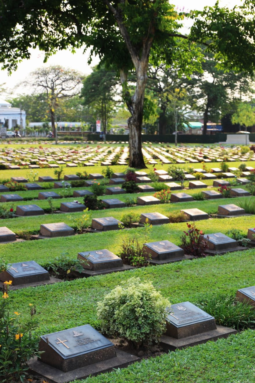 Válečných hřbitovů najdete v kanchanaburi hned několik