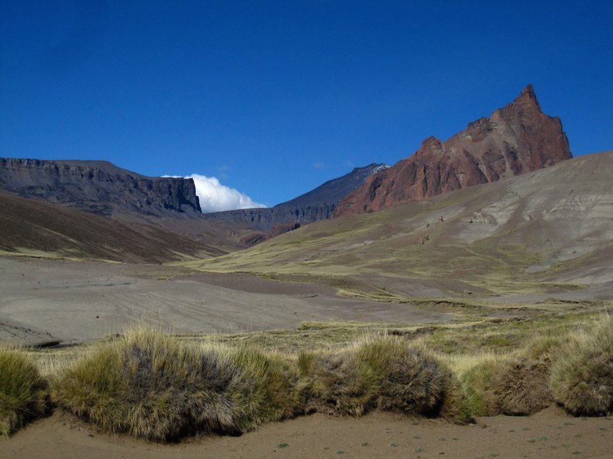 Kouzelně pustá krajina jižních And, Patagonie, Chile