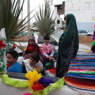 Svátek Panny Marie Guadaloupské v ulicích Nogales