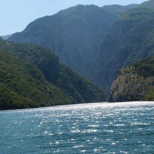 Jezero Komani
