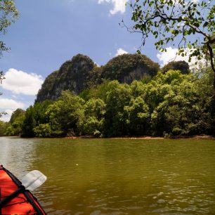 Skály pokryty krápníky