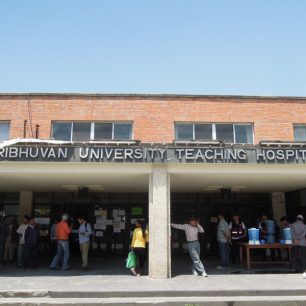 Teaching Hospital v Kathmandu, místní největší nemocnice.