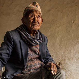 Stařec z kmene Limbu v Myanglungu