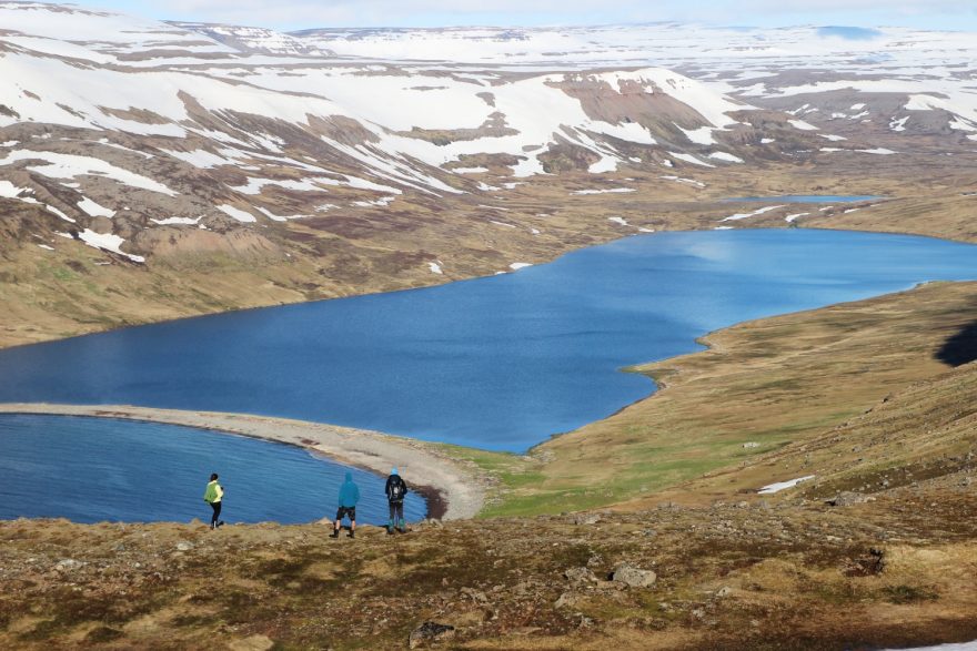 Díky polárnímu dni se můžete toulat třeba o půlnoci.