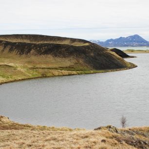 Pseudokráter na jihu jezera Mývatn.