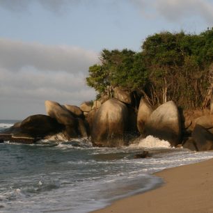 Zaoblené obrovské kameny byly prý v předkolumbovských dobách předmětem uctívání místních obyvatel