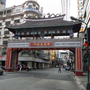 Vstup do Binondo - nejstarší čínské čtvrti na světě