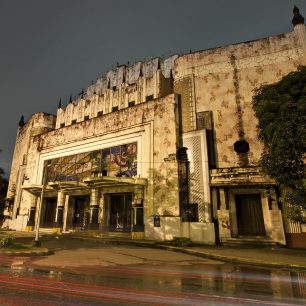 Manila Metropolitan Theatre