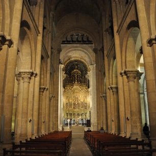 Coimbra – pohled do interiéru Sé Velha 