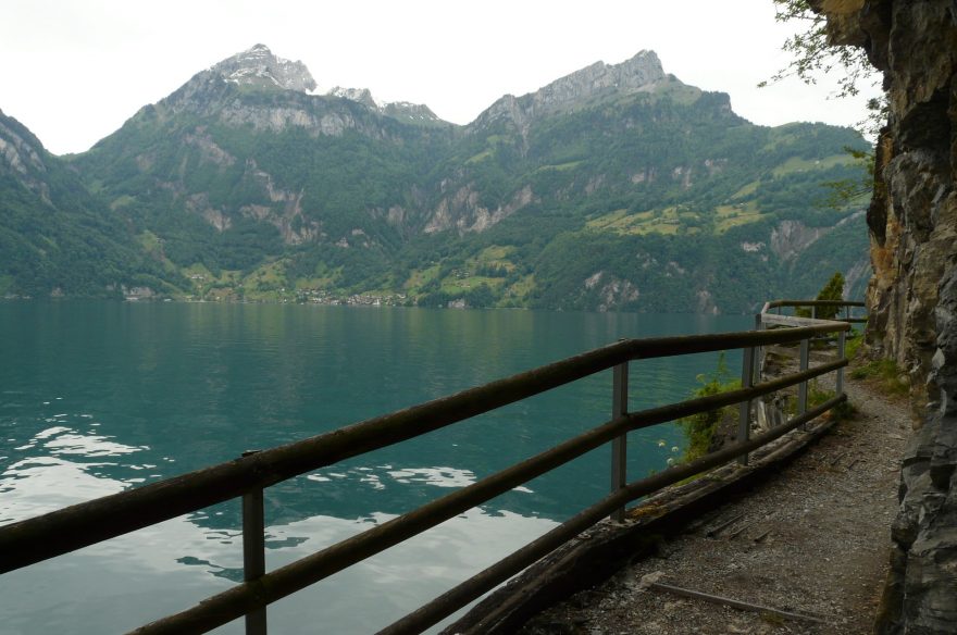 Pobřeží Lucernského jezera