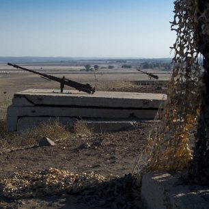 Izraelská armáda nechala po válce v roce 1973 na Golanských výšinách přístupnou řadu pevností i s torzy palných zbraní.