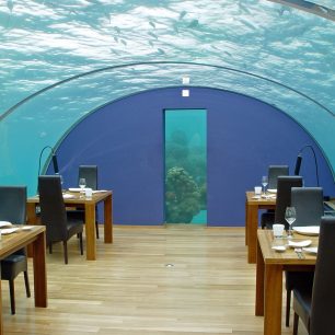 Podmořská restaurace Ithaa