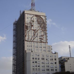 Portrét Evy Perónové na budově ministerstva zdravotnictví