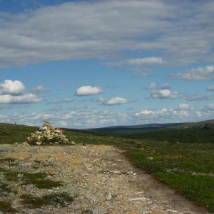 Zvlněná krajina kolem kaňonu