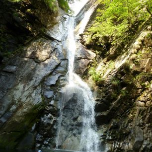 50 metrů nad vodní hladinou