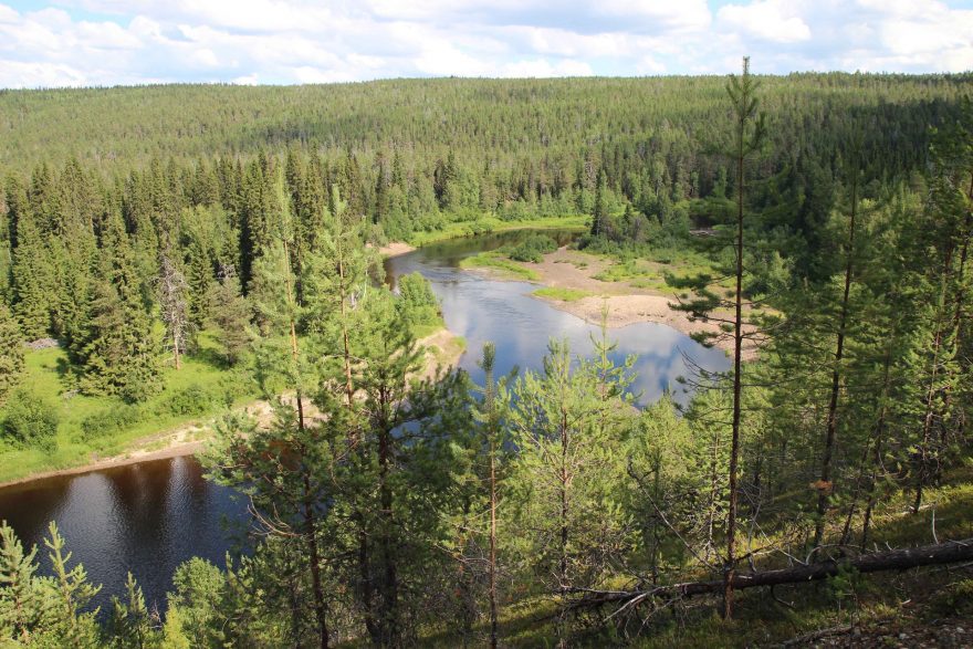 Zátoky řeky provázející vás celým trekem